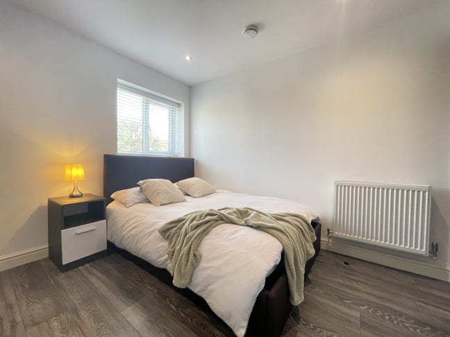 PE1 Star Road En-Suite Room with Parking🚗🚿 Main Photo