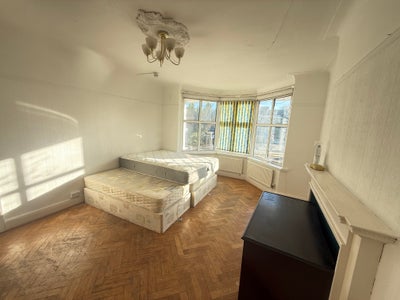 Double Room available to Rent in Streatham SW16 Main Photo