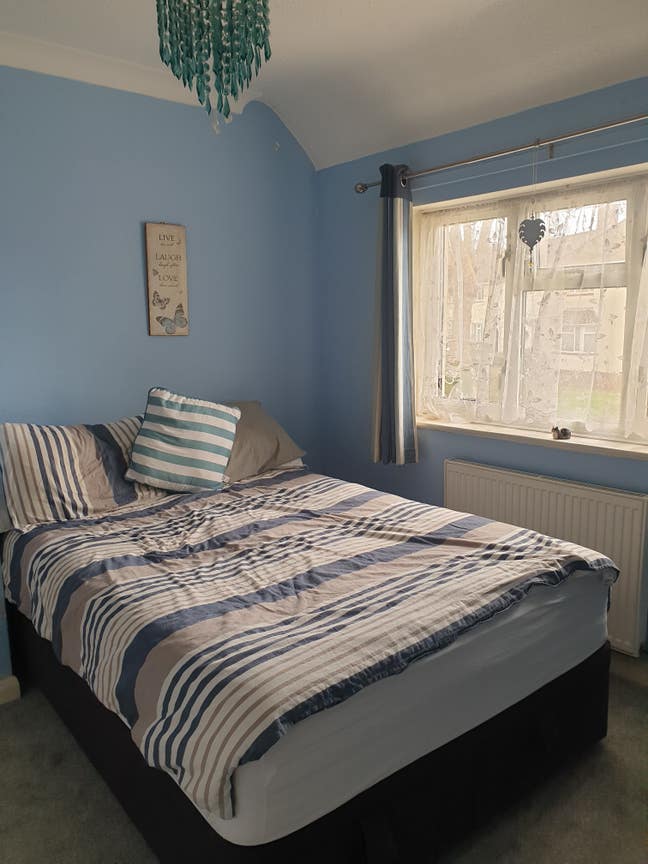 Double bedrooms available in 3 bed house nr Barton Main Photo