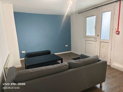 A one bedroom flat in City centre. Main Photo