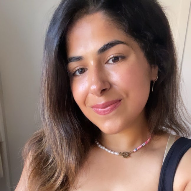 Professional Female seeks a single or double room Main Photo