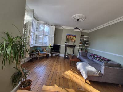 Double room in sunny London Fields home  Main Photo