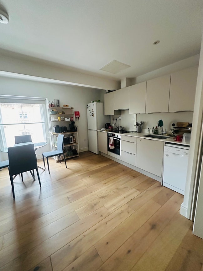 Looking for a new flatmate in a 2 room Flat  Main Photo