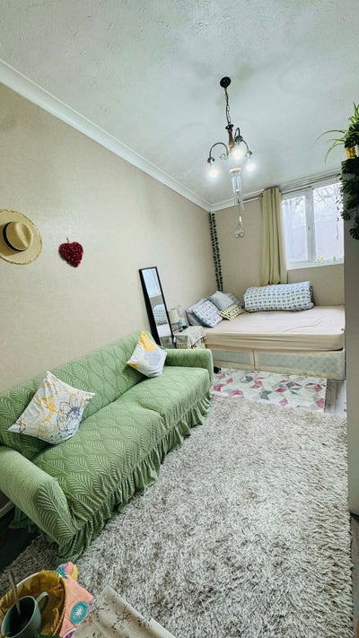 Double room available in Enfield EN37LN Main Photo