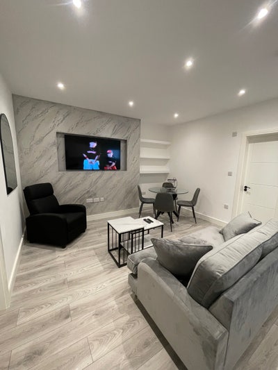 2 bed Flat with garden  Main Photo