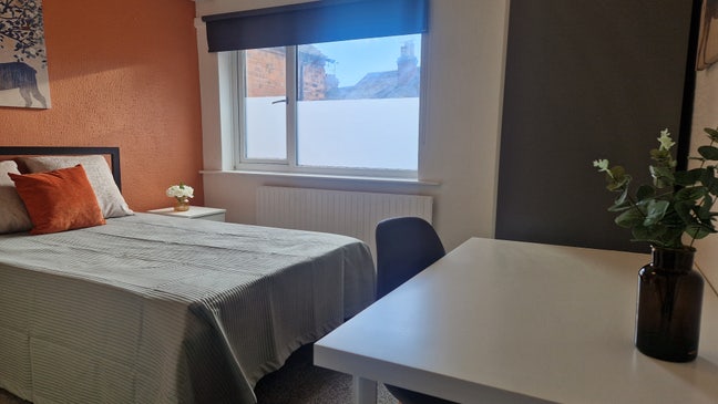 🏡 Great sized en-suite room, No deposit! Main Photo