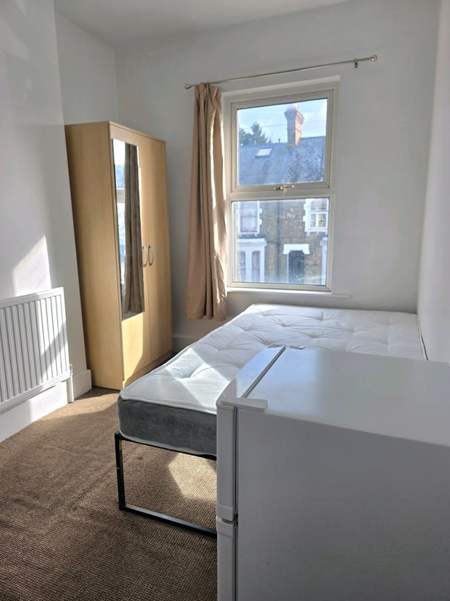 Luxury living. Serviced accommodation. Cowley road Main Photo