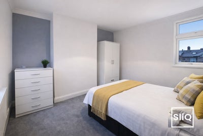 Bright & Generous Dbl Room, Prime Tooting Location Main Photo