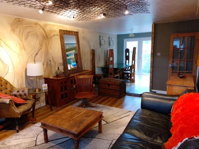 Modern townhouse in quiet cul-de-sac Main Photo