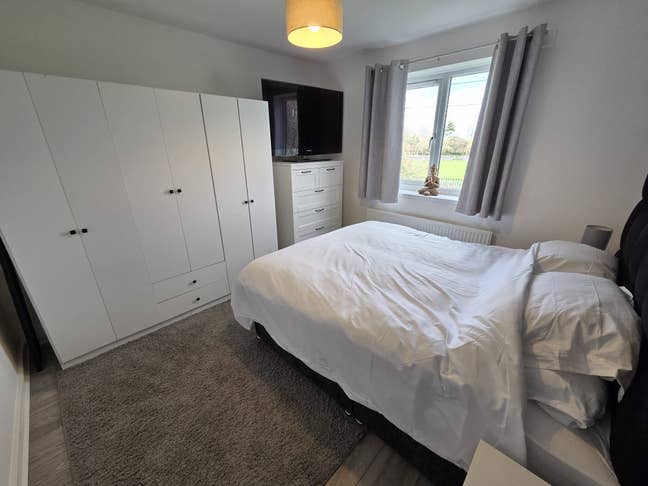 2 double rooms in first floor flat near metro Main Photo