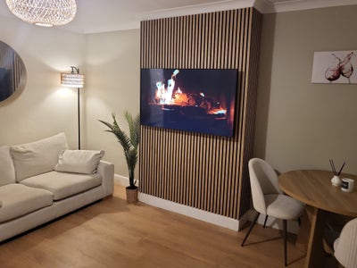 Freshly renovated double bedroom , available now  Main Photo