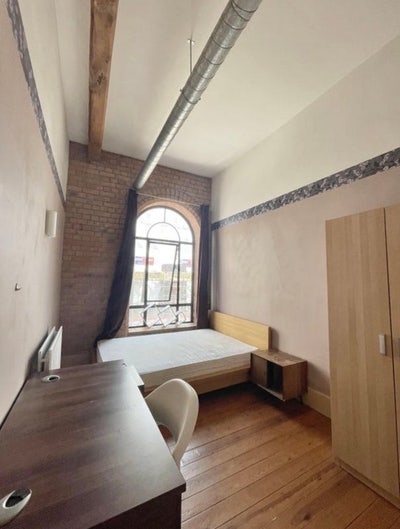 Double-Bed Room in 2-Bed Flat Share &pound;675pcm Main Photo