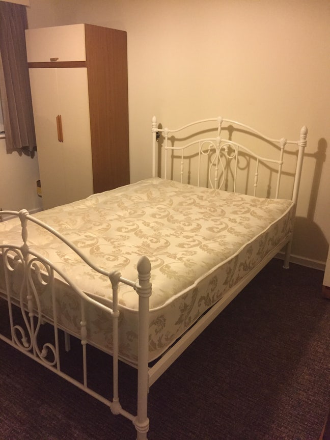 Room for professional working person Main Photo