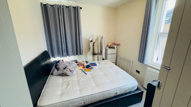 Bright Ensuite room in west ealing Main Photo