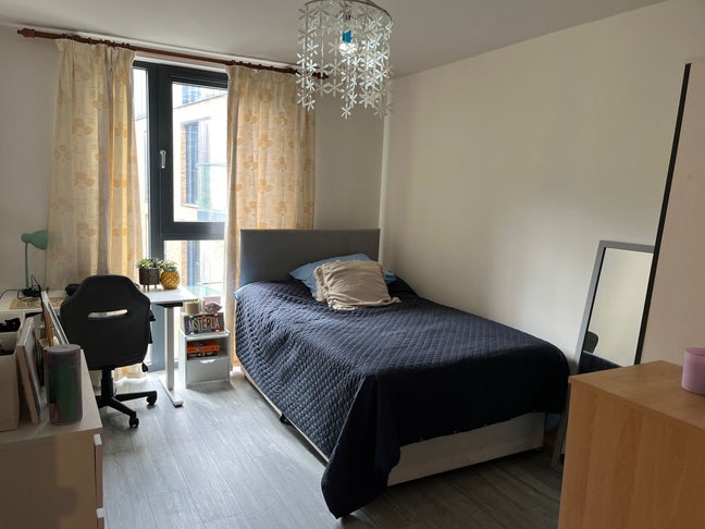 En-suite bedroom in Birmingham city centre (B5) Main Photo