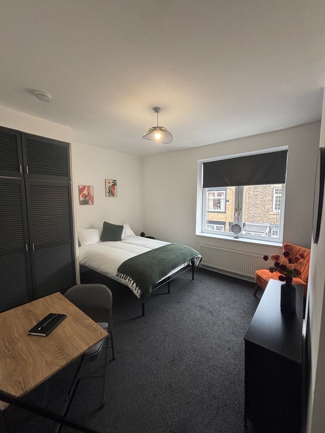 Quiet, Cosy, Modern Rooms  Main Photo