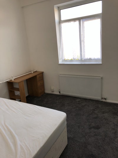 Master double room available to Rent Main Photo