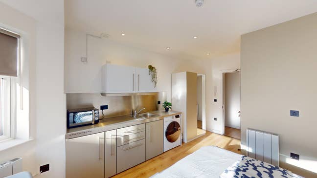 Newly refurbished studio close to Acton Main Line! Main Photo