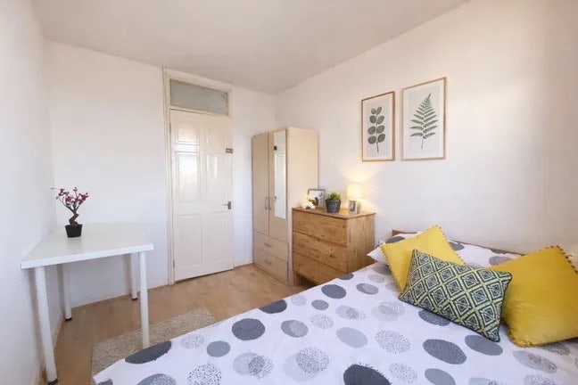 Spacious En Suite close to Canary Wharf E14  Main Photo