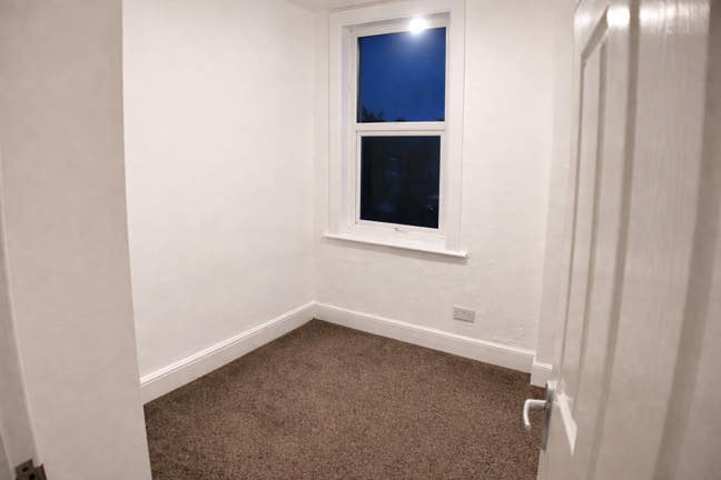 ✨ Spacious 5-Bedroom Family Home ✨ NC17 Main Photo