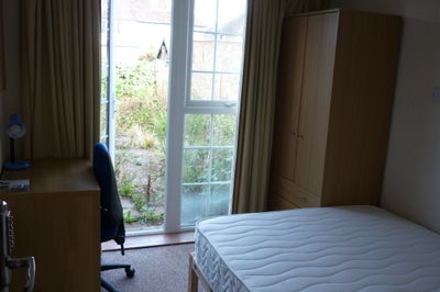 Double Room, Guildford - &pound;624pcm (Bills included) Main Photo