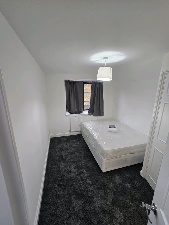 Nice double rooms available in a nice share flat R Main Photo