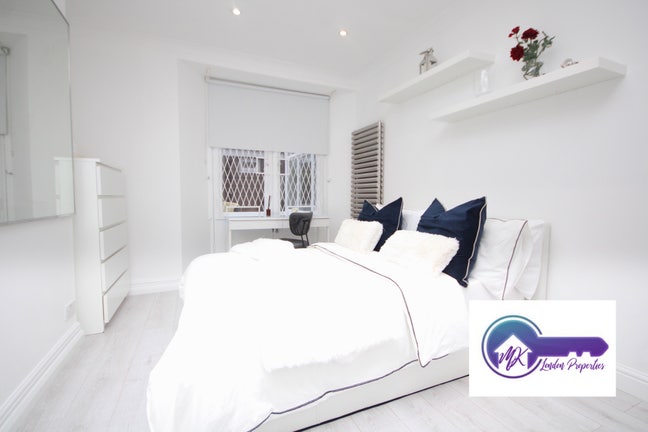 2 Luxury En-Suite Available Now in NW6  Main Photo