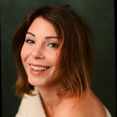 Warm, creative & yoga lover looking for a flat Main Photo