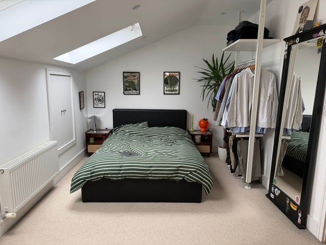 En-suite double room (unfurnished) - in Peckham! Main Photo