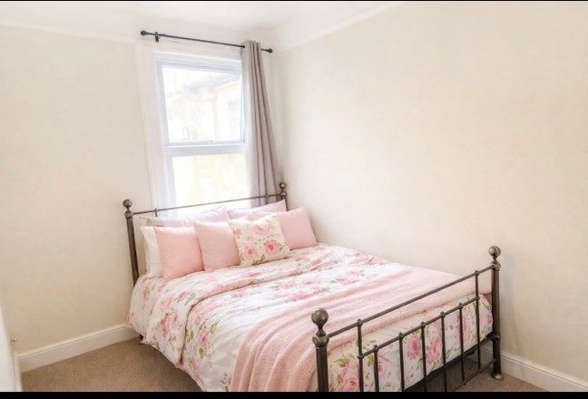 Double room in  Leyton Bakers Arms &pound;750 inc bills Main Photo