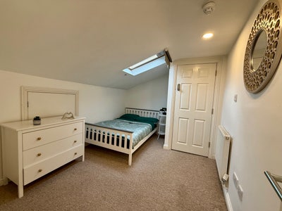 &pound;100 off! Ensuite double room in a great location. Main Photo