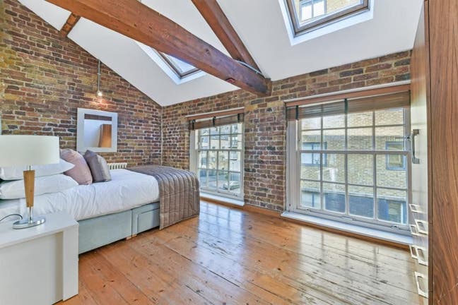 Double room in a furnished 3-bed house Main Photo