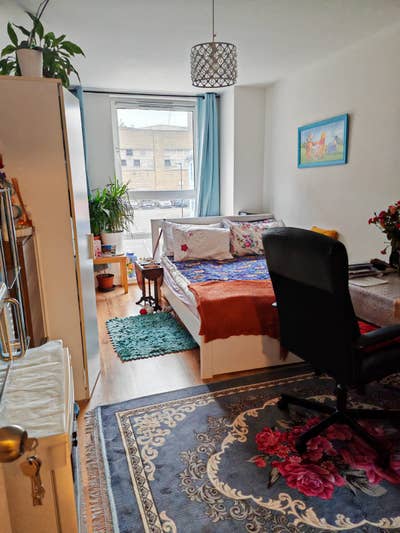 Double room, 3 minutes walk from Wood Green Main Photo