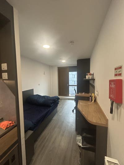 Tenancy Takeover – Premium Studio at the Valentine Main Photo