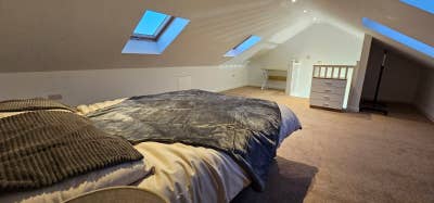 Newly Decorated Shared Flat with Double Rooms Main Photo