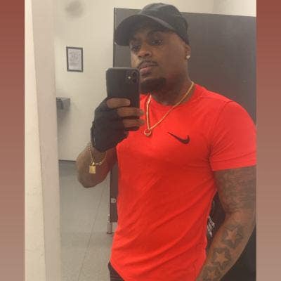 Professional Male seeks a single or double room Main Photo