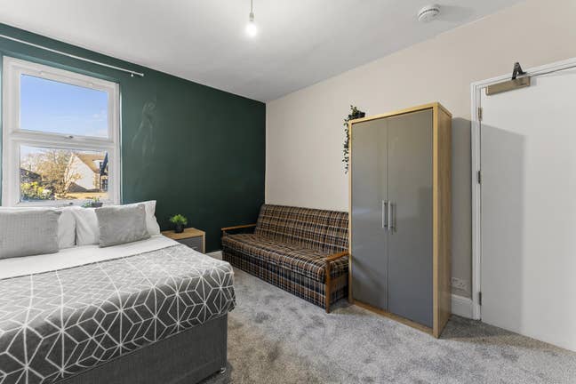 Affordable Double Room in St. Marks Street - PE1 Main Photo