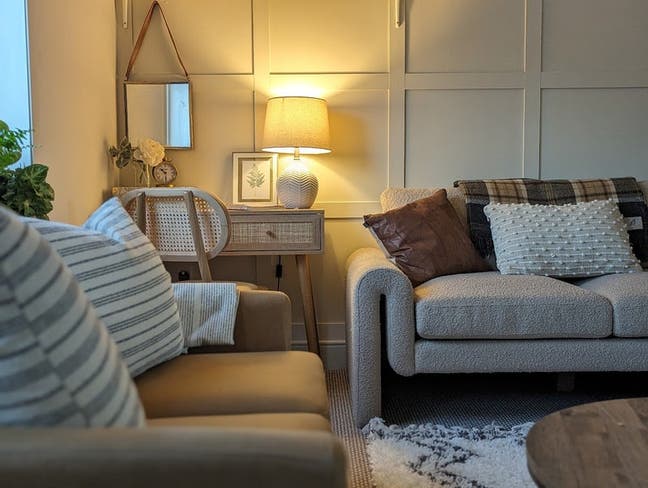 Luxury Studio Room - Ensuite & Living Space Main Photo