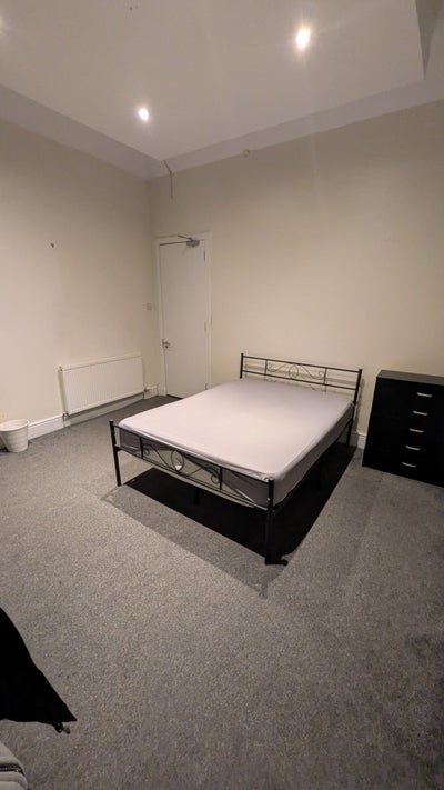 Room for rent in 4 bed HMO Main Photo