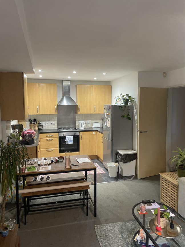 Bedroom available in 2 bed flat in Whalley Range Main Photo