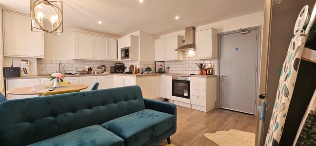 1 Beautiful Double Room Close To Wallasey Beach! Main Photo