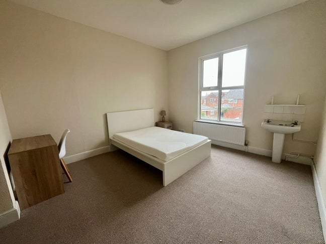 Extra Large Double Room - Garden Views Main Photo