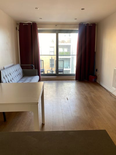 Spacious Double Room + Private Bathroom  Main Photo