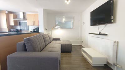 3 person House in Kensington Main Photo