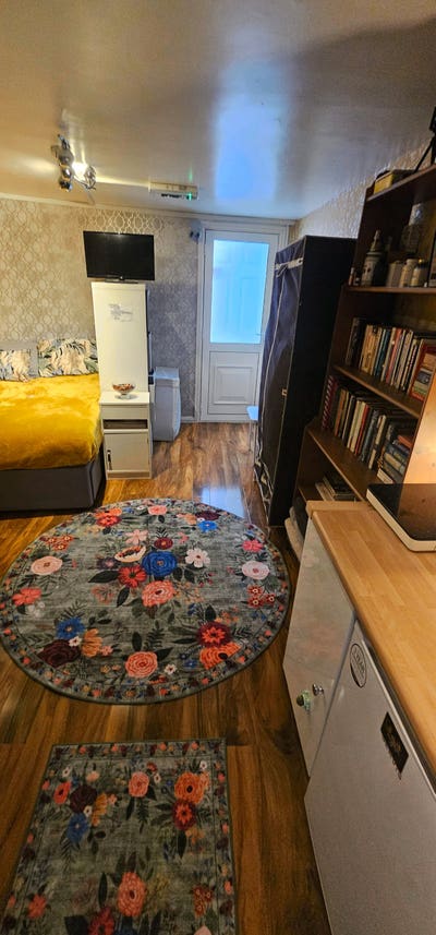 Very nice Studio flat and single En-suite room 🌸 Main Photo