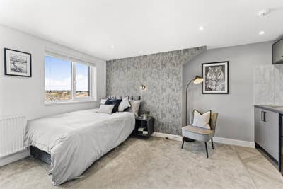 Private Parking and Bills Inclusive - Burton Road Main Photo