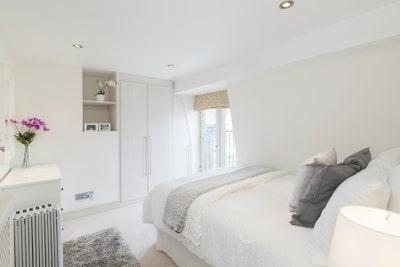 Double Room - 5 Minutes from Clapham Common! Main Photo