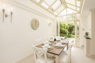 Double Room - 5 Minutes from Clapham Common! Main Photo