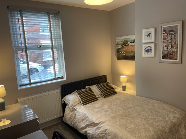 Double bedroom with en-suite  Main Photo