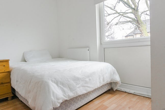 / Beautiful Large Double Room in Battersea - NOW Main Photo